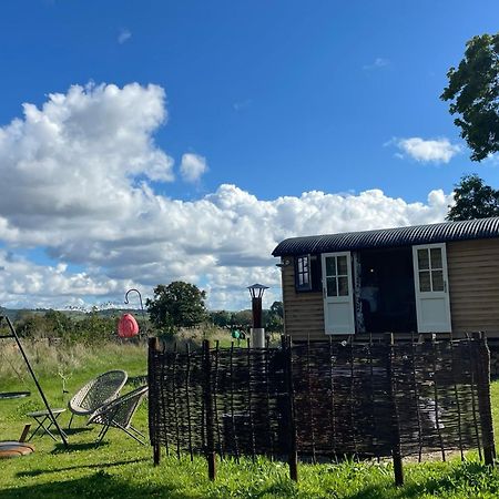 Toadland Shepherd Huts Дърам Екстериор снимка