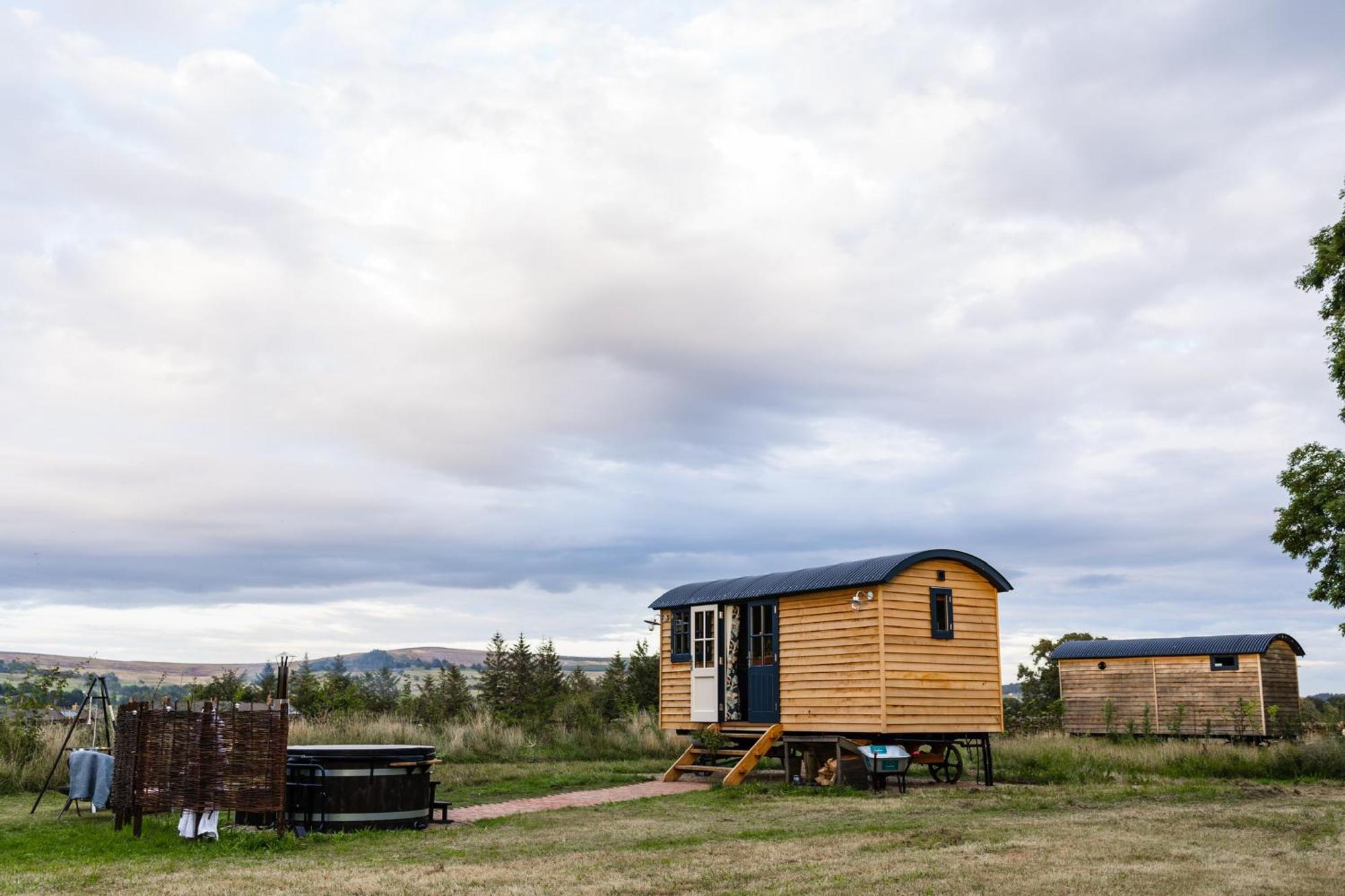 Toadland Shepherd Huts Дърам Екстериор снимка