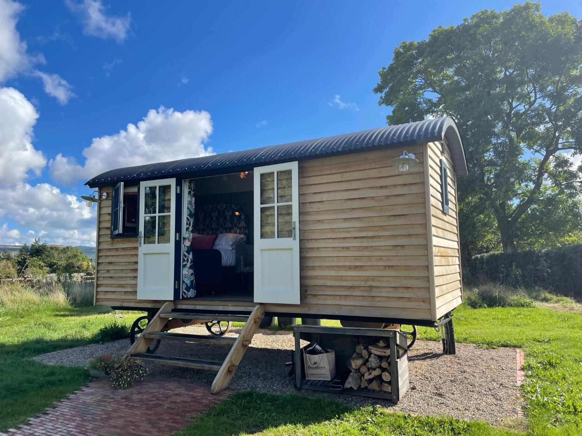 Toadland Shepherd Huts Дърам Екстериор снимка