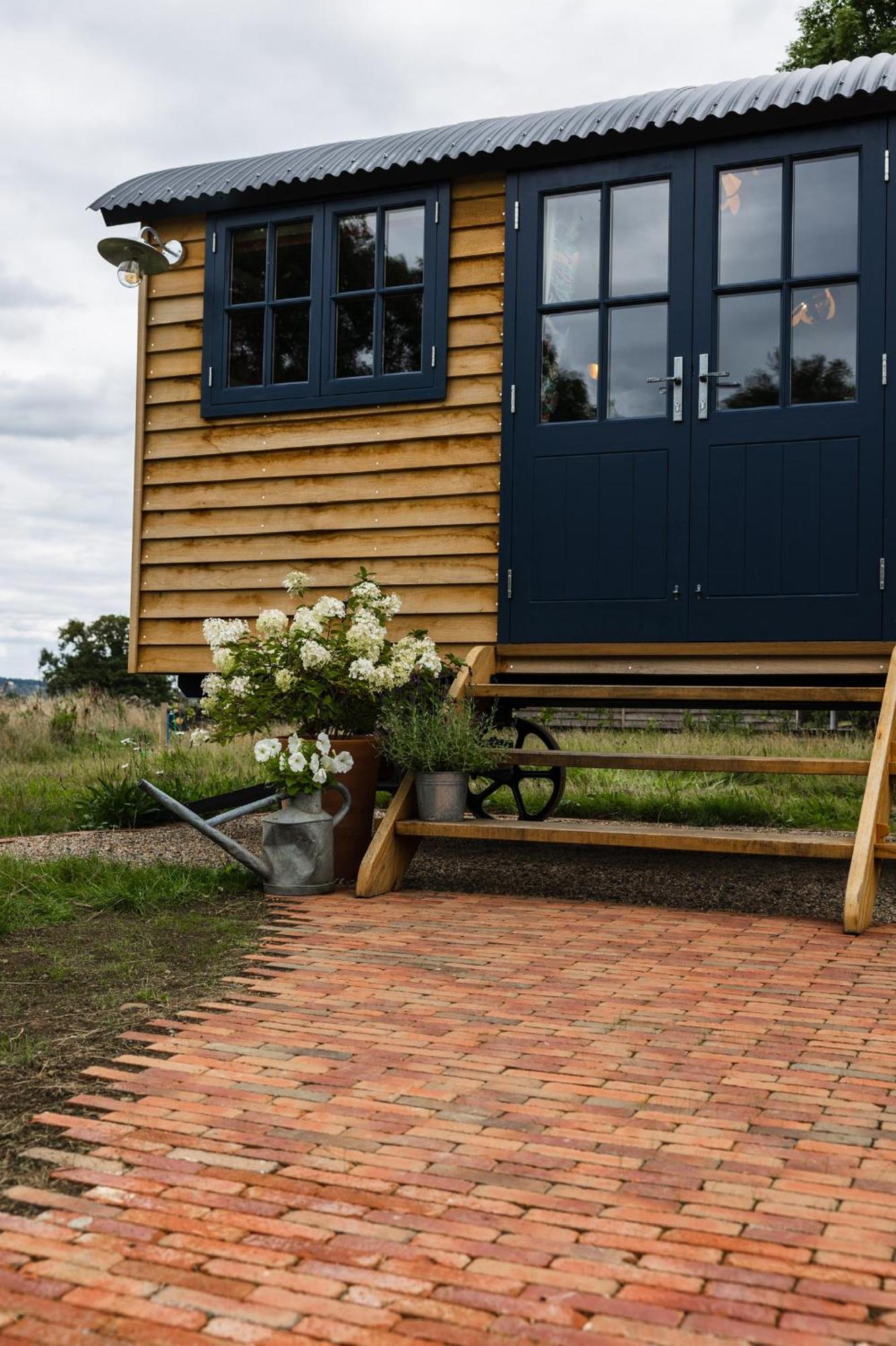 Toadland Shepherd Huts Дърам Екстериор снимка